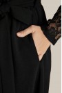 Черна макси рокля с миди дължина и дантелени ръкави