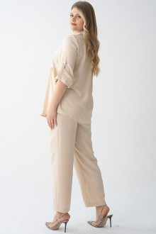 Luxurious plus size suit in beige