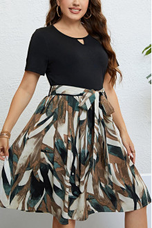 Elegant plus size dress with a cut-out skirt