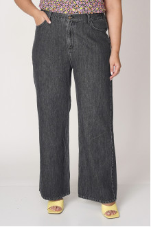 Loose plus size grey jeans with stretch waist