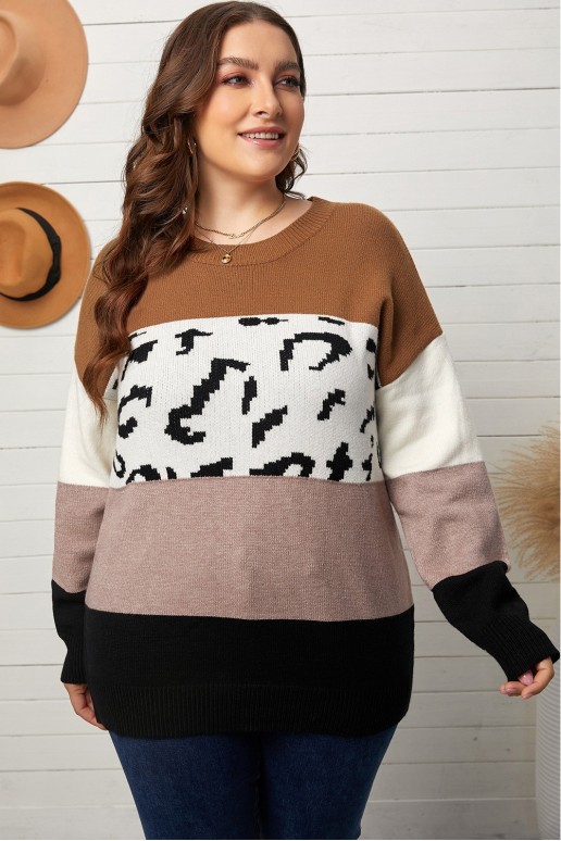 Plus size sweater with brown tones