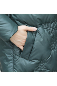 Snowflake quilted winter green plus size jacket with down hood