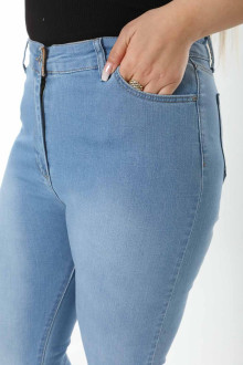 Clean light skinny plus size jeans