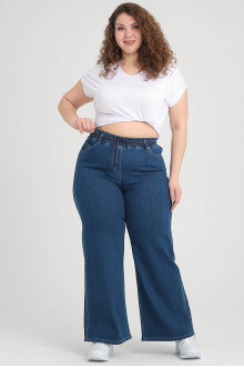 Clean plus size jeans with wide legs and an elasticated waist with ties