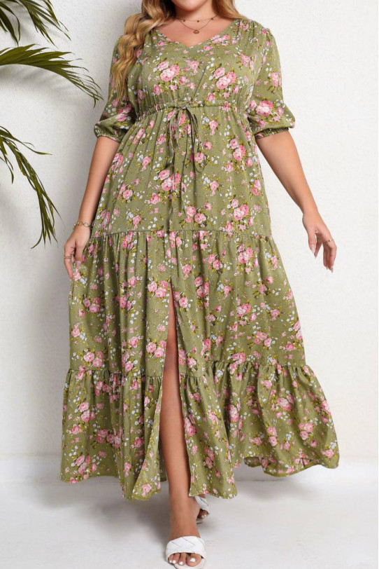 Long plus size dress with frills and a slit of tiny pink flowers