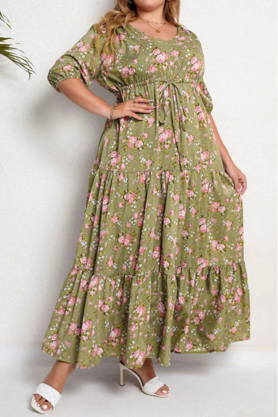 Long plus size dress with frills and a slit of tiny pink flowers