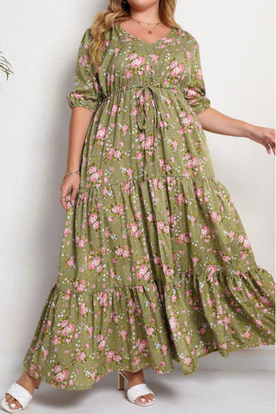 Long plus size dress with frills and a slit of tiny pink flowers