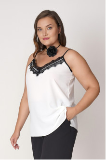 Elegant white tank top with black lace