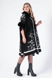 Luxurious short sleeve plus size coat in black and white