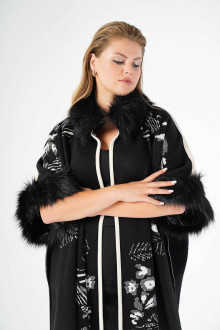 Luxurious short sleeve plus size coat in black and white