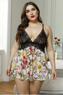 Sexy plus size nightgown with delicate floral print and black lace