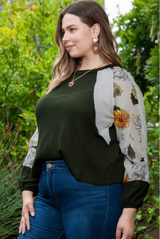 Green ruffle plus size blouse with airy sleeves in floral print