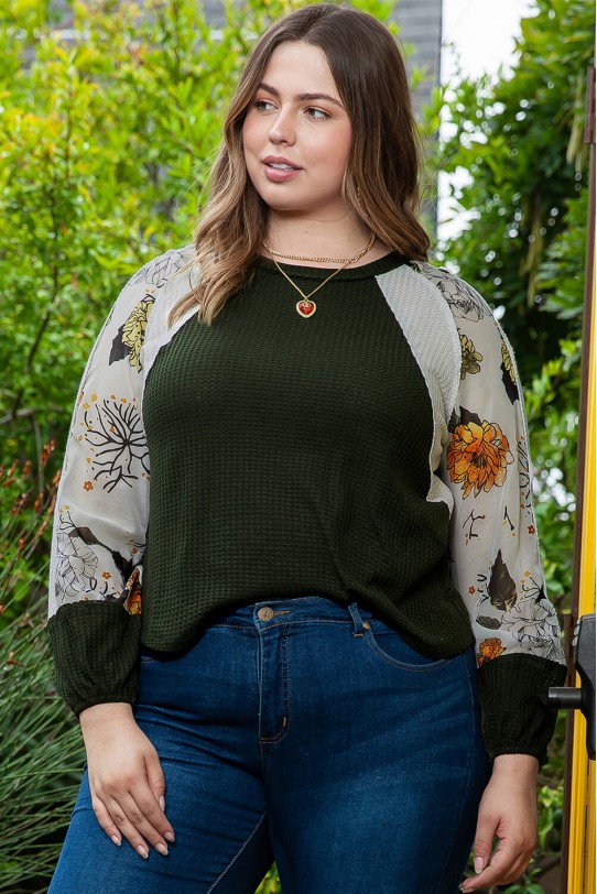 Green ruffle plus size blouse with airy sleeves in floral print
