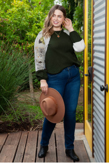 Green ruffle plus size blouse with airy sleeves in floral print