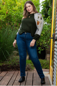 Green ruffle plus size blouse with airy sleeves in floral print