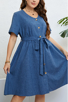 Cropped plus size dress with buttons