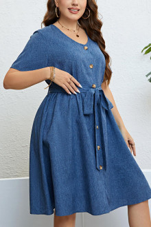 Cropped plus size dress with buttons