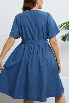 Cropped plus size dress with buttons