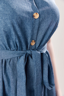 Cropped plus size dress with buttons