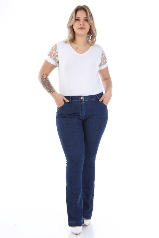 Clean plus size jeans with slight Charleston in dark denim