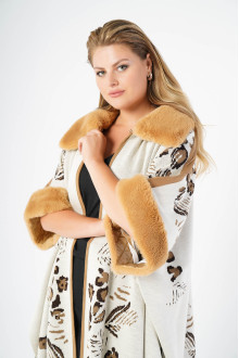 Luxurious short sleeve plus size coat in cream and beige