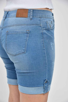 Plus size jeans with a hem in light denim