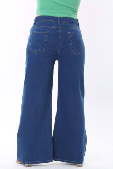 Loose plus size jeans