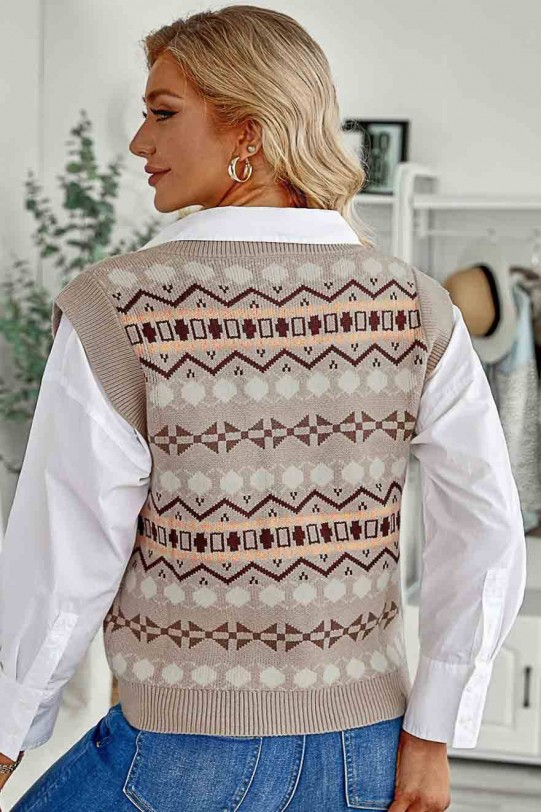 Stylish beige knitted plus size vest with embroidery type print