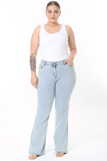 Clean plus size jeans in a very light denim color