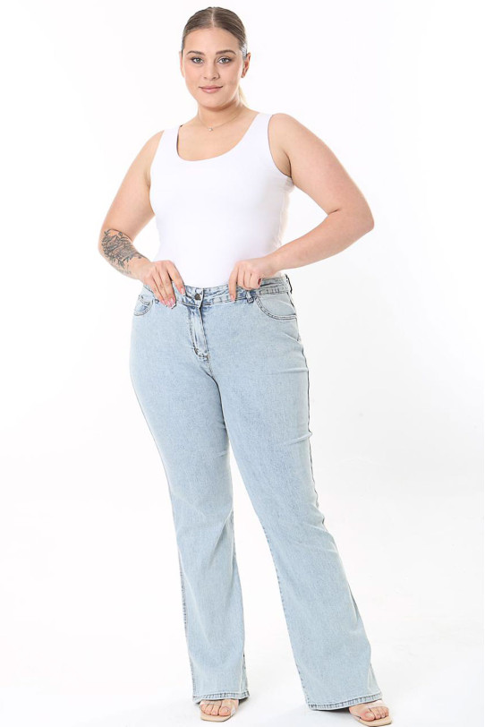 Clean plus size jeans in a very light denim color