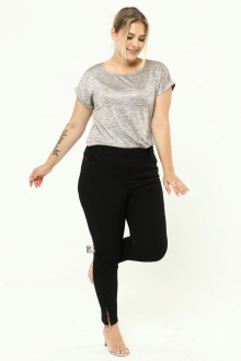 Black skinny maxi jeans with elastic waist and eyelets