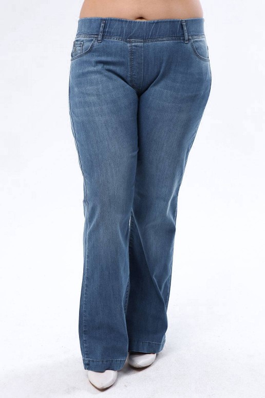 Clean plus size jeans with a light Charleston and elastic waist