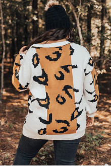 V-neck plus size sweater with leopard print