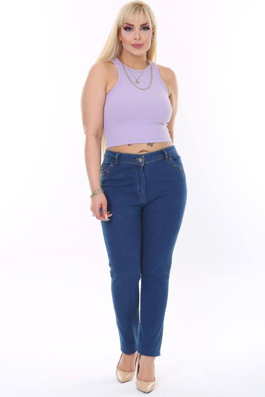 Skinny plus size jeans with discreet stones on the front pockets