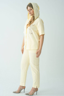 Luxurious cotton plus size suit in light yellow