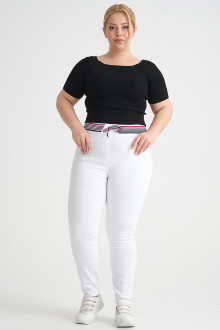 Clean white plus size jeans with an elasticated waist in herringbone stripes