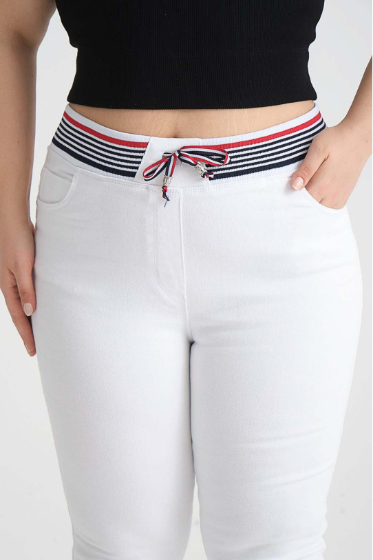 Clean white plus size jeans with an elasticated waist in herringbone stripes