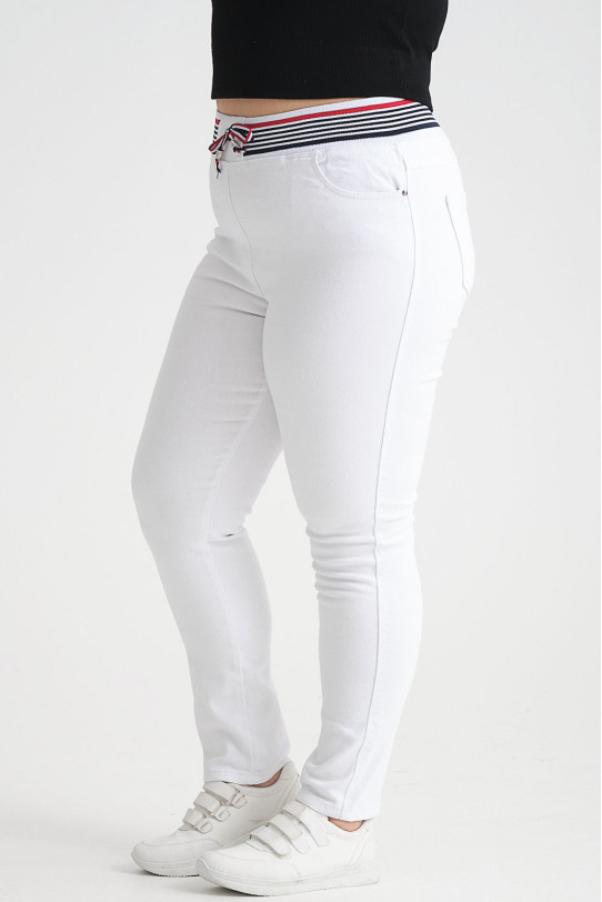 Clean white plus size jeans with an elasticated waist in herringbone stripes