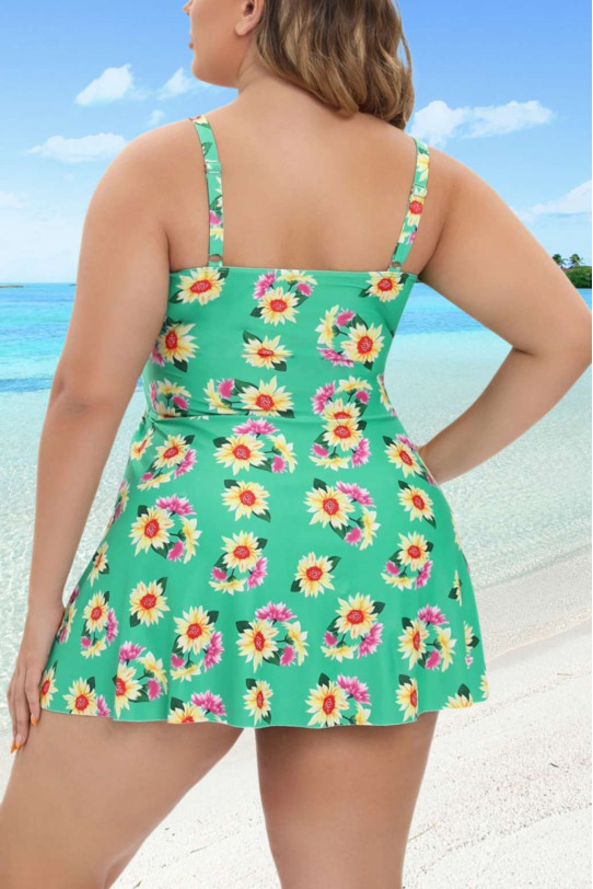 Two-piece plus size tankini in refreshing green and daisy print