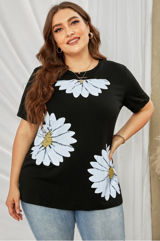 Black plus size t-shirt with daisies