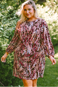 Plus size dress in abstract floral print