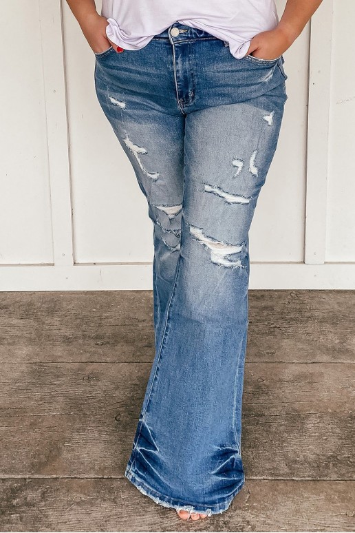 Charleston maxi jeans with a slight rip