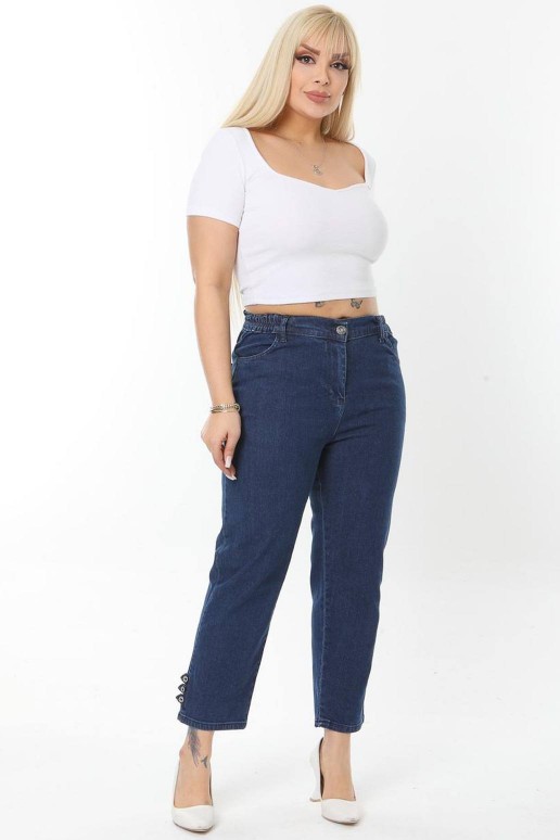 Fashionable cropped plus size jeans with elastic waist