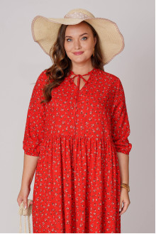 Red plus size dress with floral print