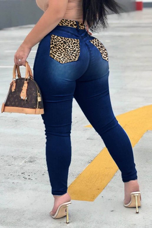 Dark plus size skinny jeans with leopard accents