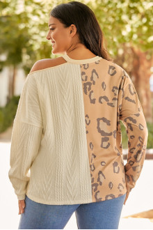 Feminine patchwork blouse with open shoulder in shades of beige