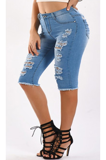 Short plus size jeans to the knee with a rip