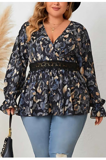 Women's plus size blouse with a lace element