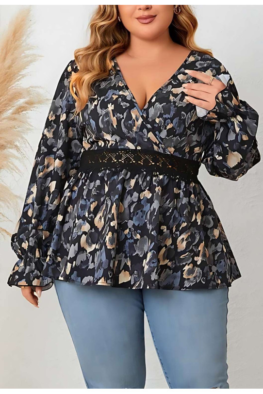 Women's plus size blouse with a lace element