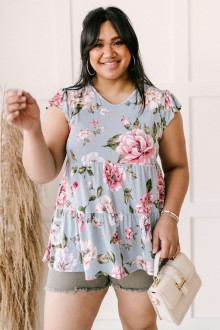 High-waisted plus size blouse in pastel colors